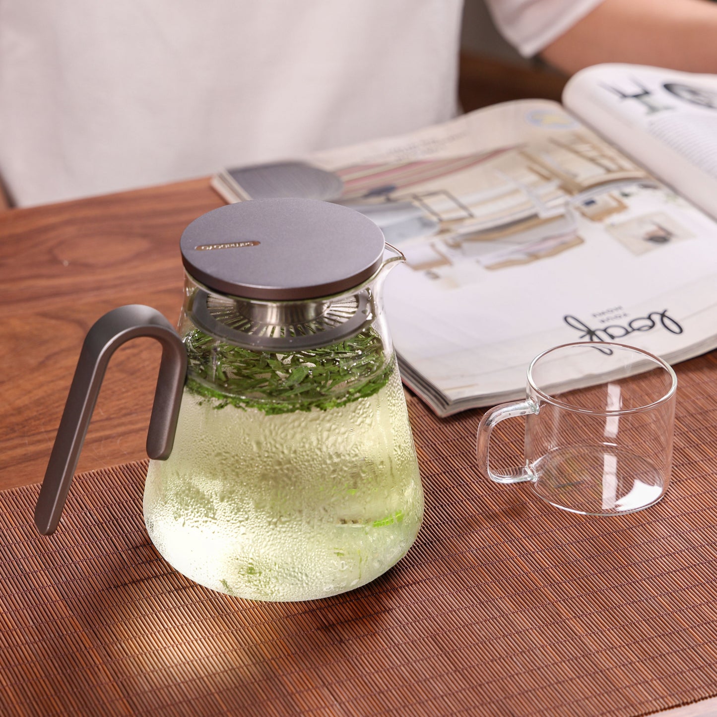 קומקום זכוכית עם מכסה פילטר 800 מ"ל